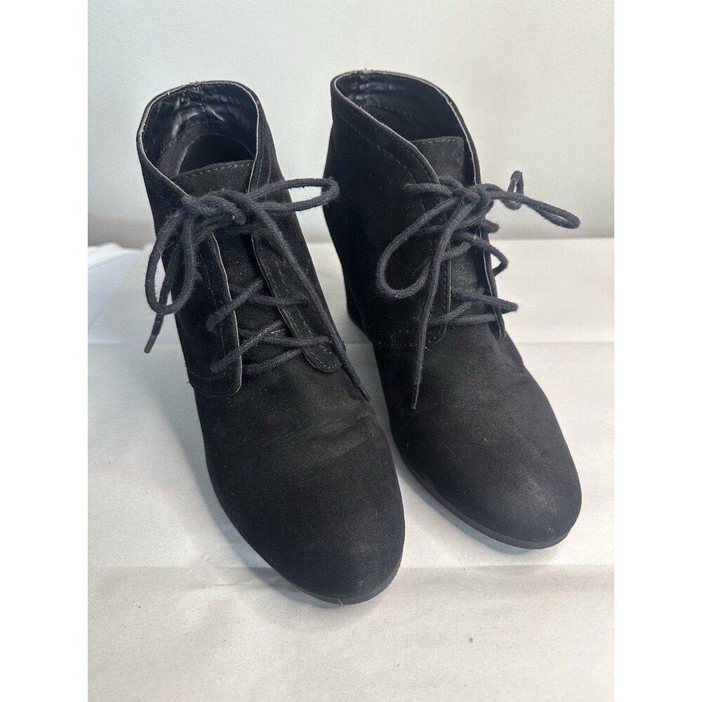 Black Ankle Boots Women Size 8.5 Block Heel Lace Up Faux Suede Arizona